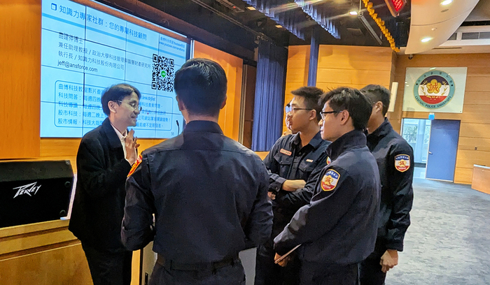 警大學生對虛擬資產議題熱烈提問